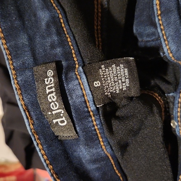 Women's d. jeans skinny stretch blue jeans. Size 8. - Picture 4 of 4